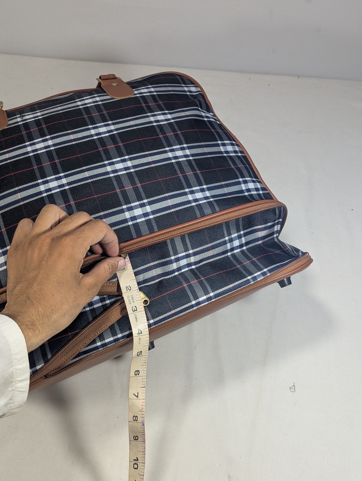 Adjustable size duffle bag from Korean lot collection