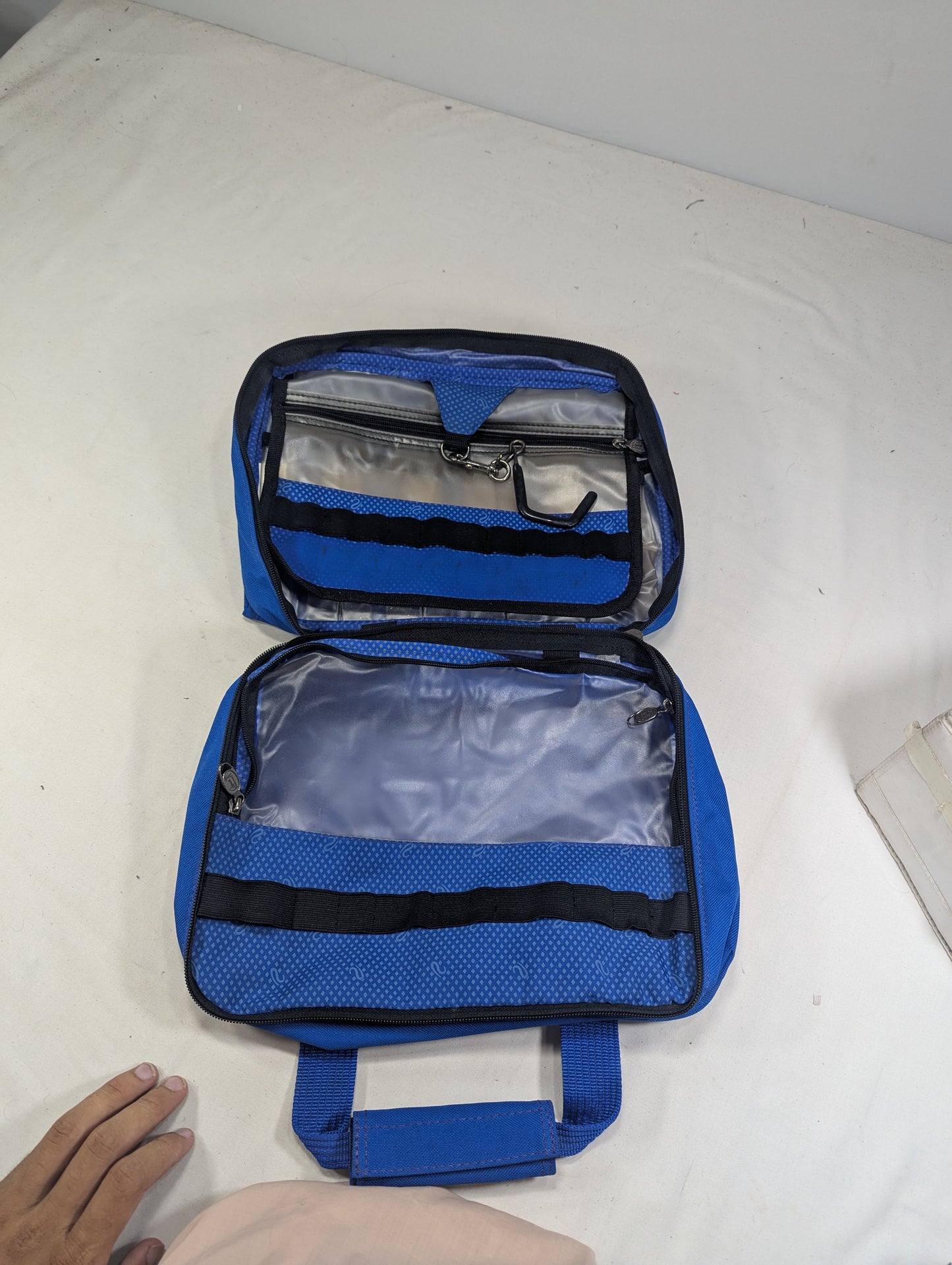 Toiletry backpack U2