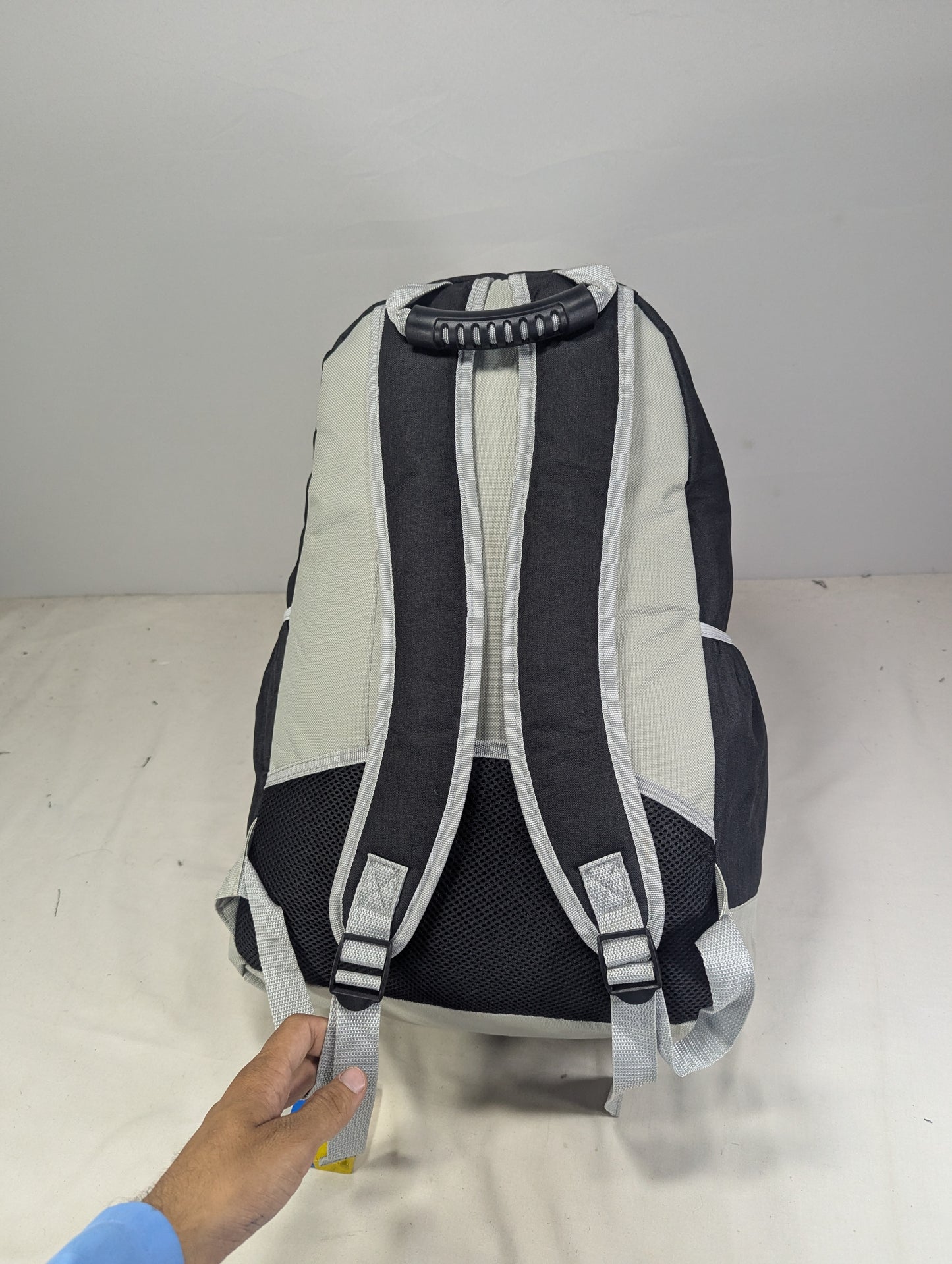 Tracking preloved backpack U3