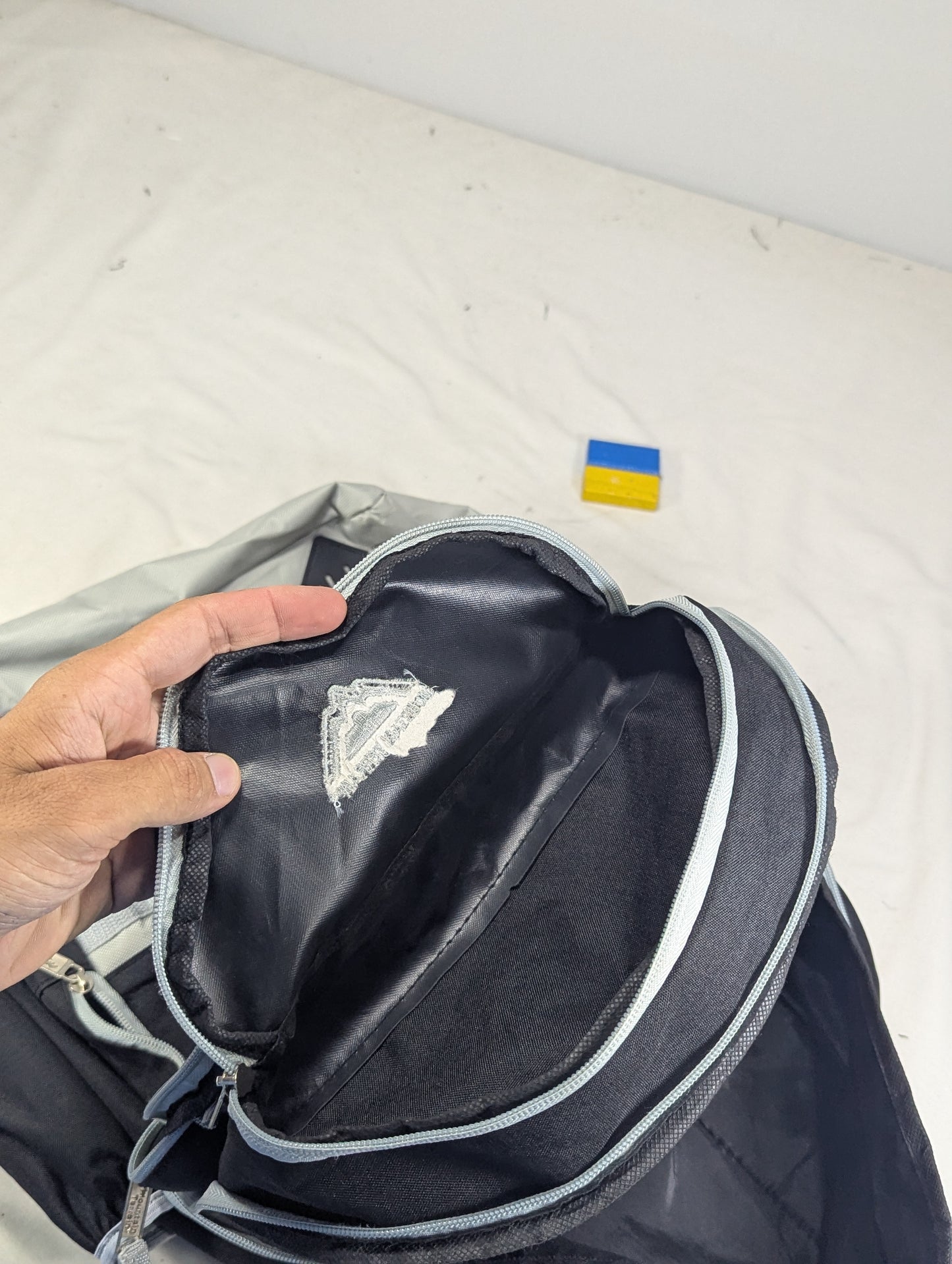 Tracking preloved backpack U3