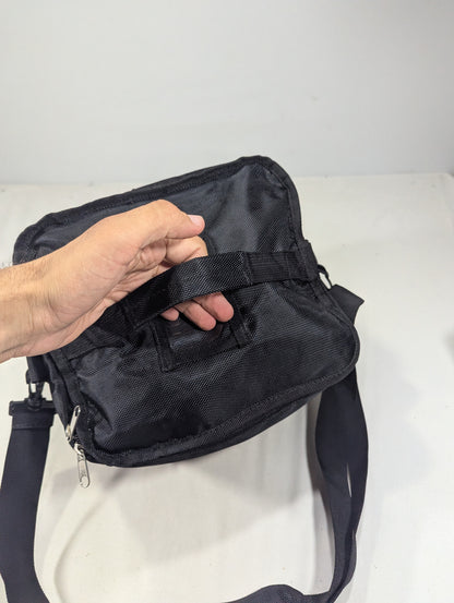 Portable drink carrier insulated bag