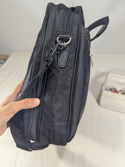 Targus authentic bag