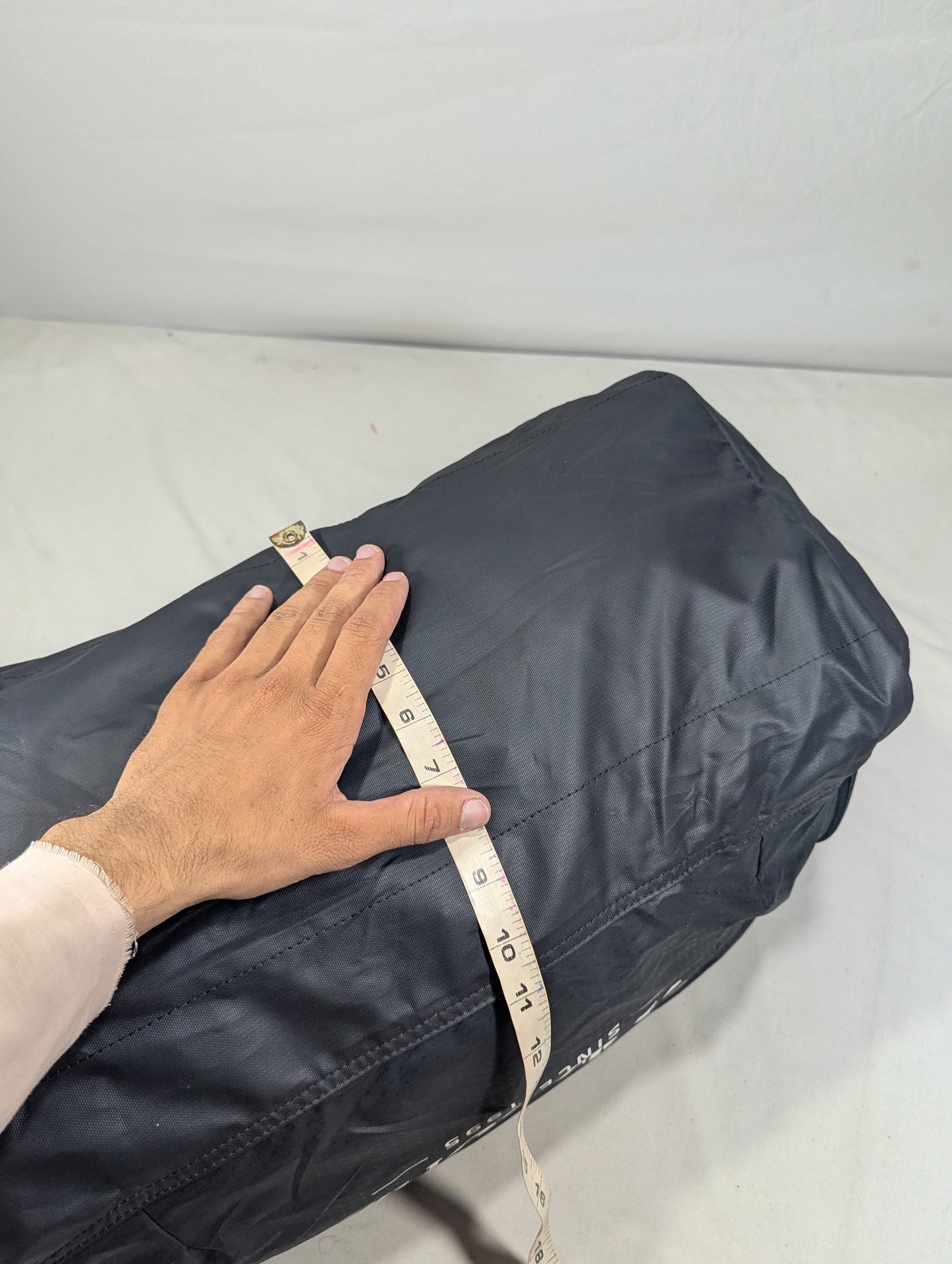 Slim attractive gym bag with separate shoes portion