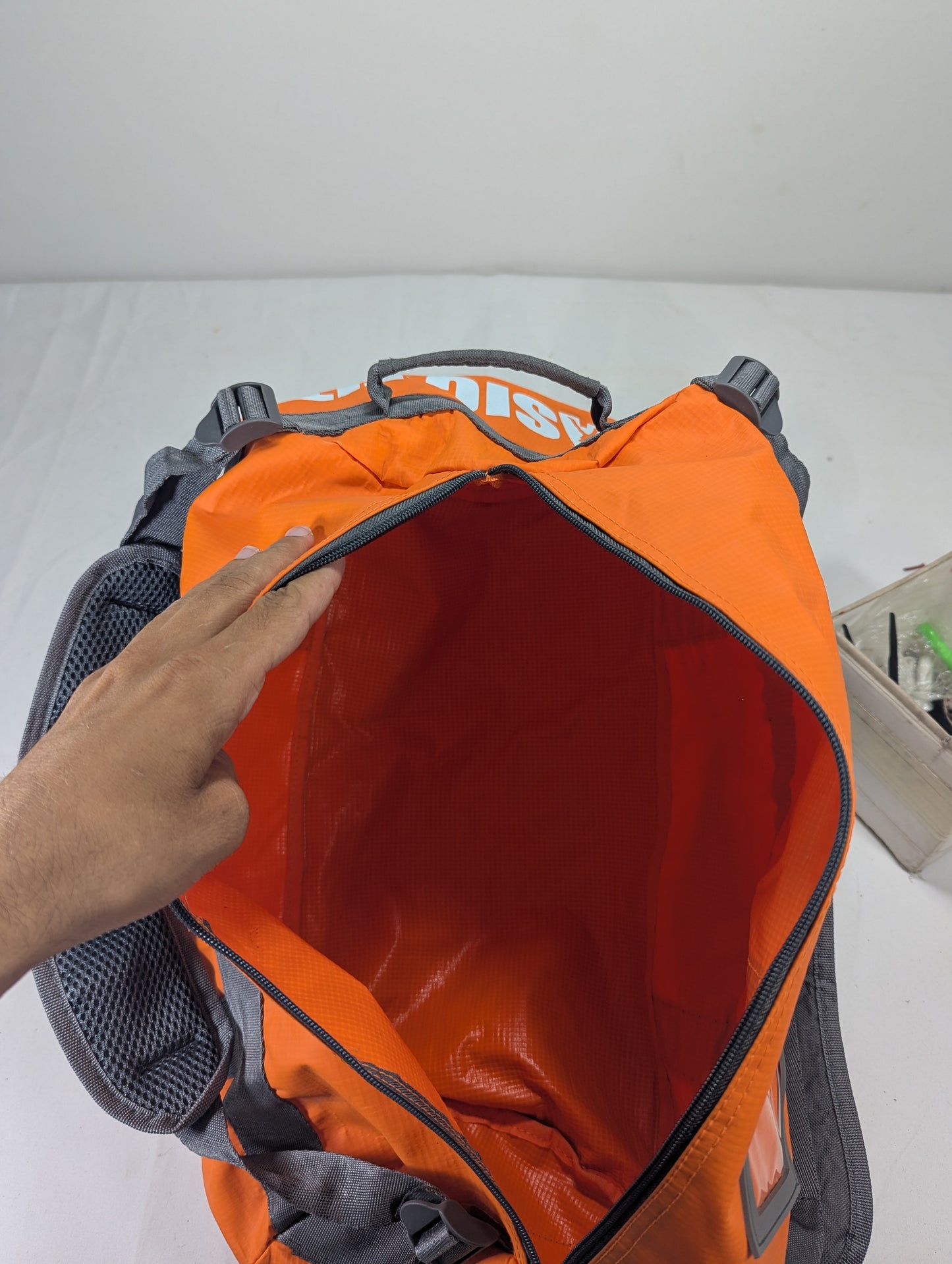 Hiking/travelling 2 in 1 backpack and bag