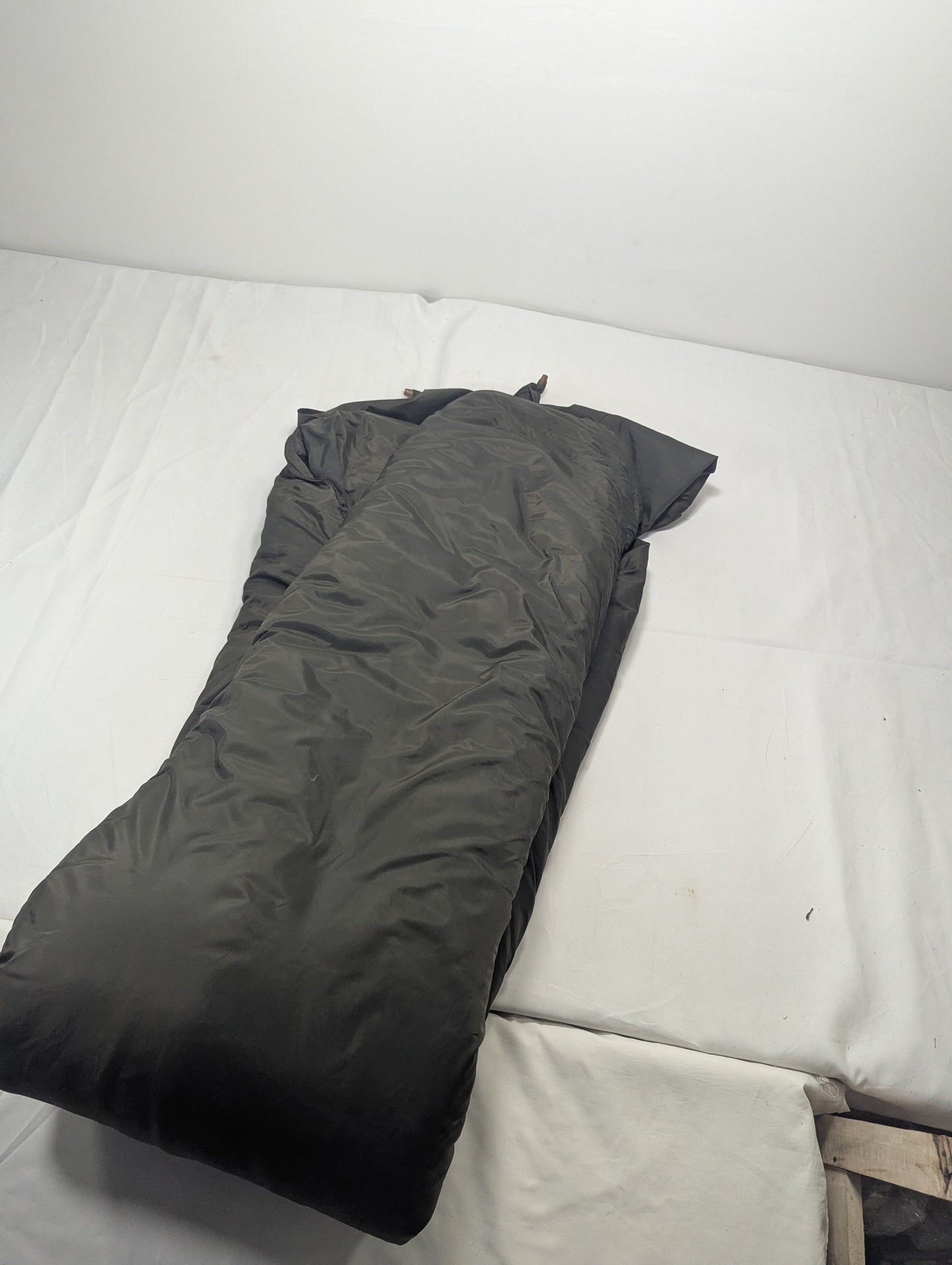 Preloved Military lot sleeping bag Sb23