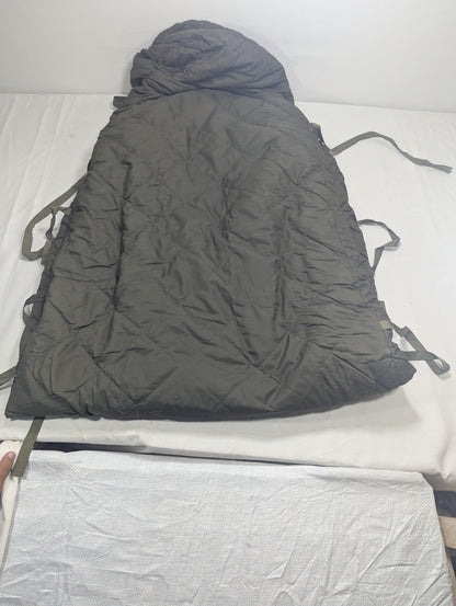 Preloved Military lot sleeping bag Sb16A