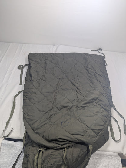 Preloved Military lot sleeping bag Sb16A