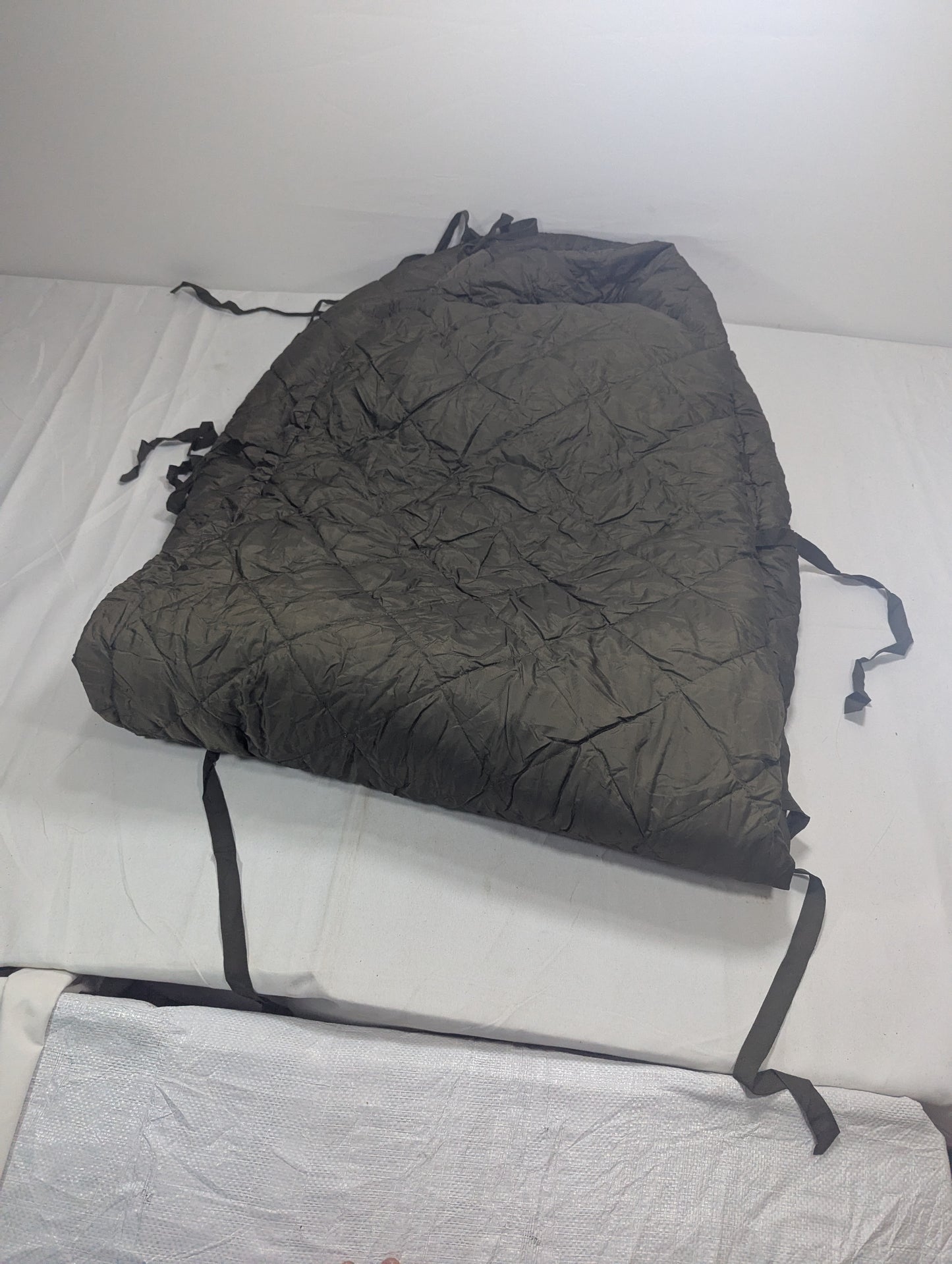 Preloved Military lot sleeping bag Sb16