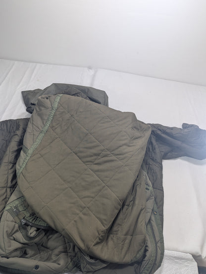 Preloved Military lot sleeping bag Sb1