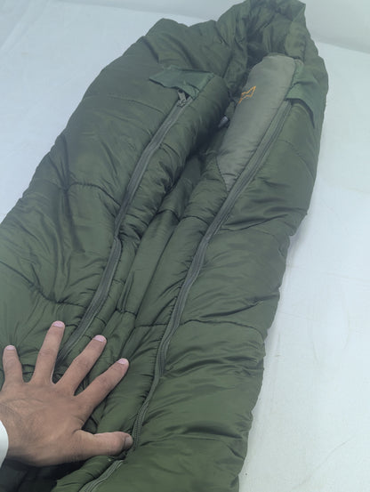 Preloved Military lot sleeping bag Sb60