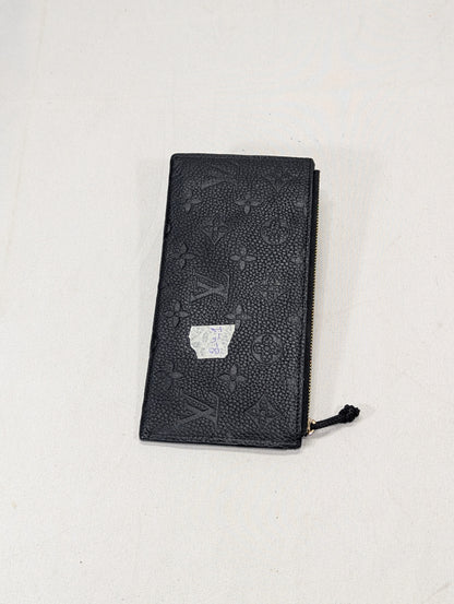 Luis Vuitton/ Title will update soon