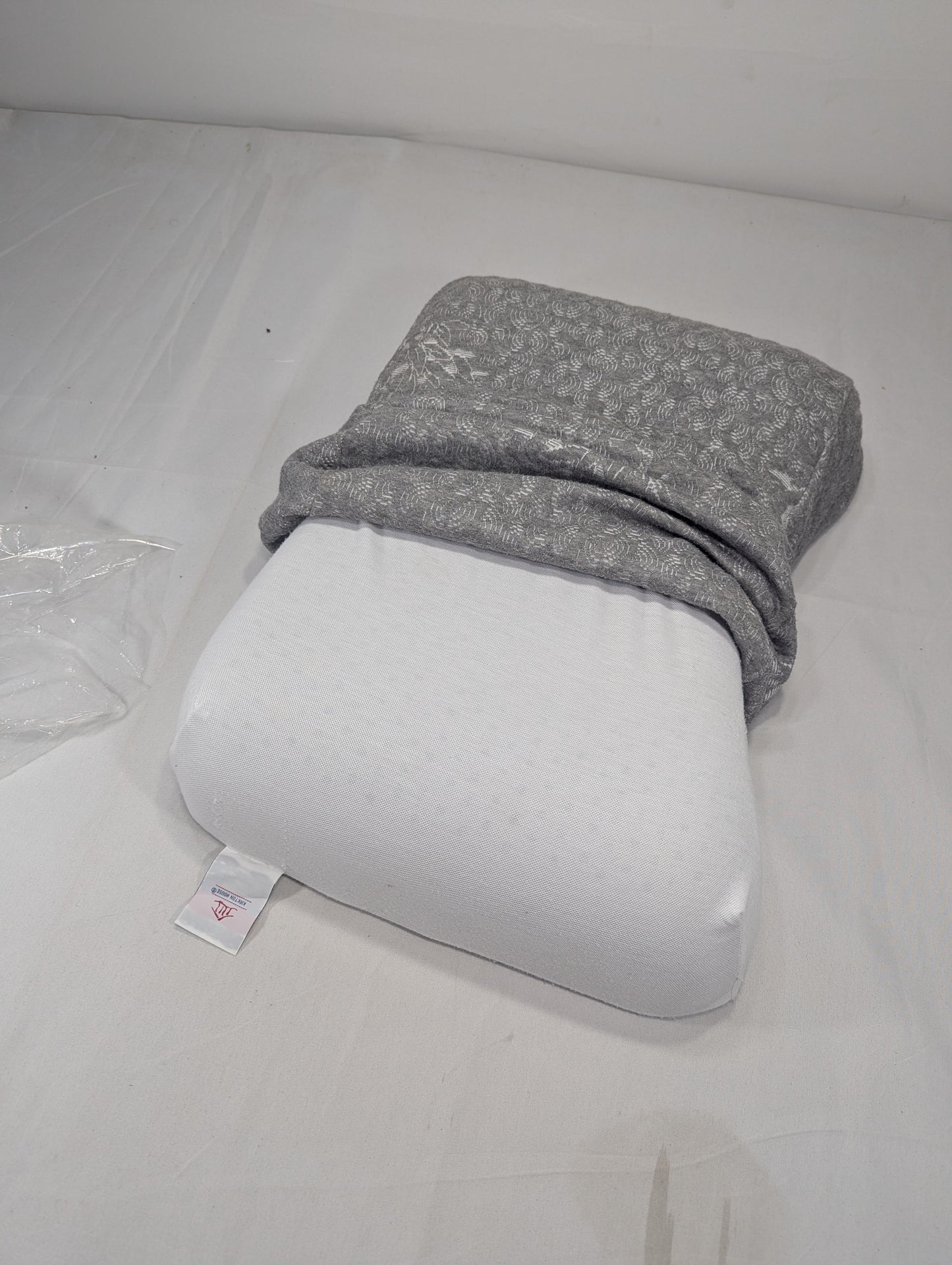 Memory foam pillow
