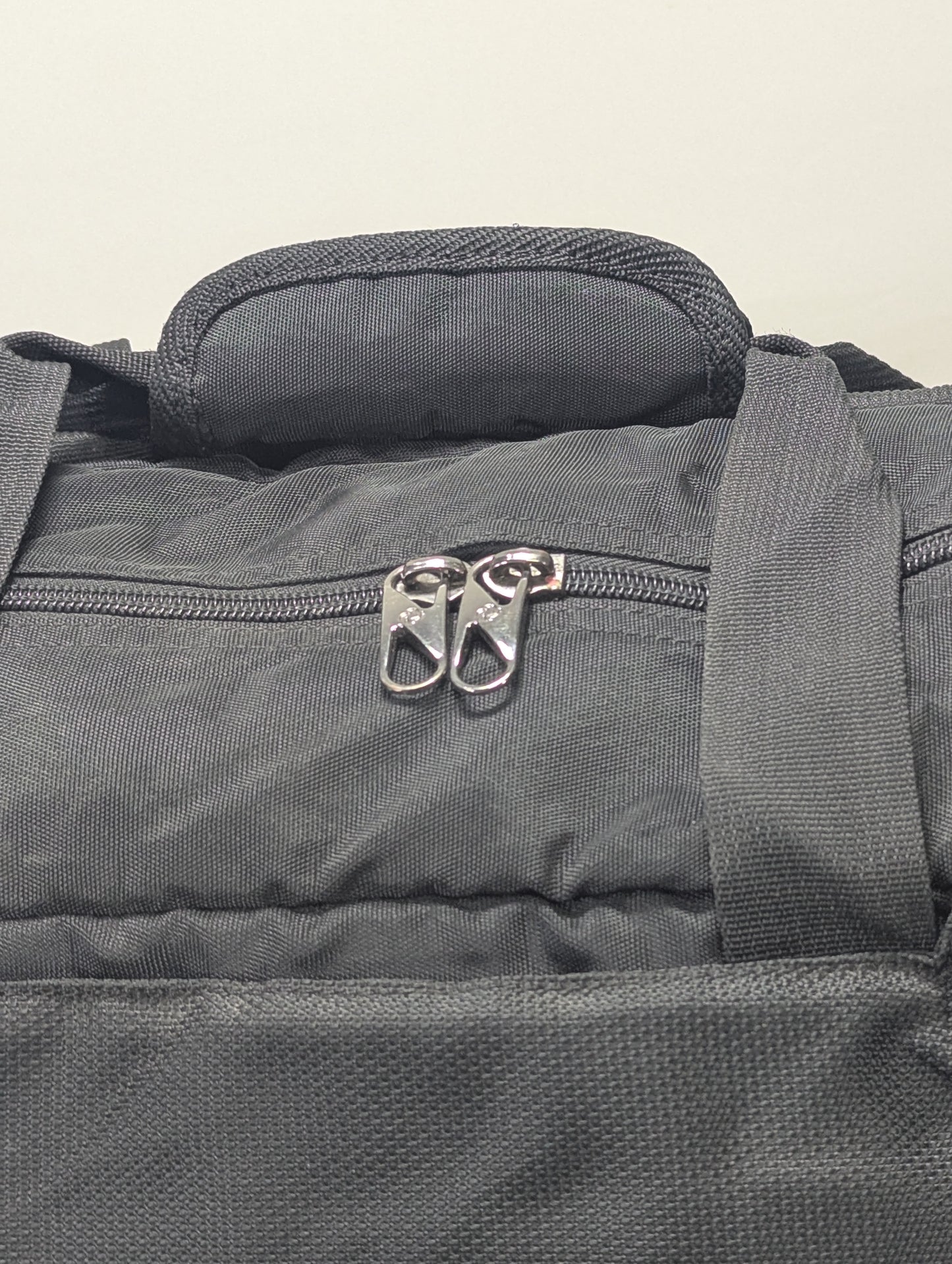 Samsonite/ Title will update soon