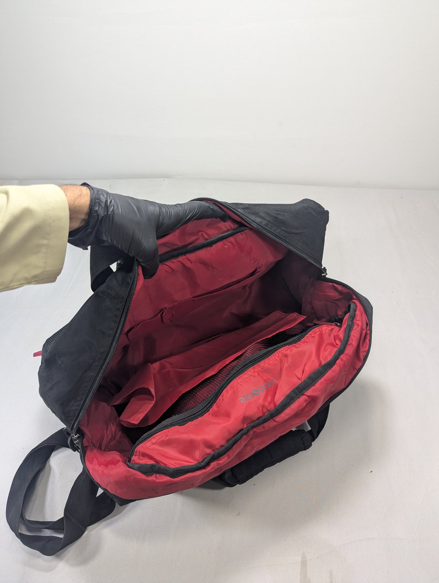 Samsonite/ Title will update soon