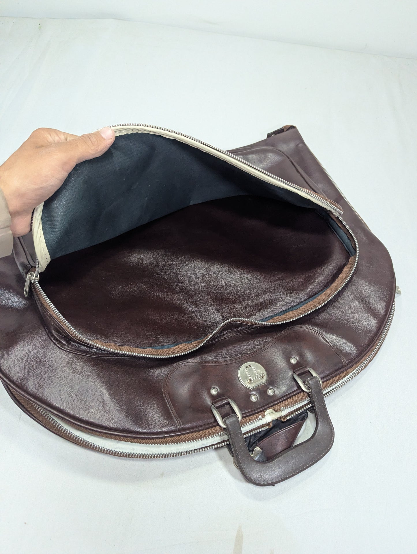 suit Title will update soon