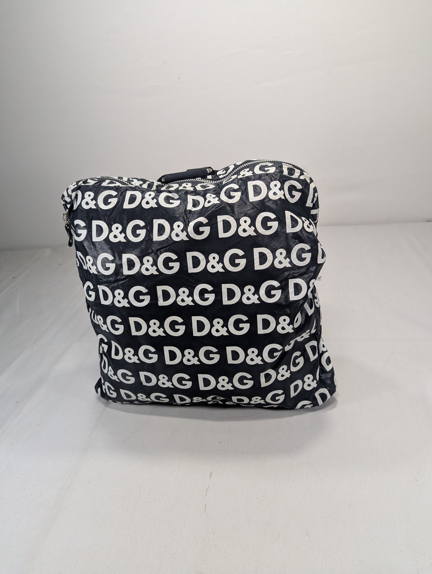 Dolce & Gabbana Title will update soon