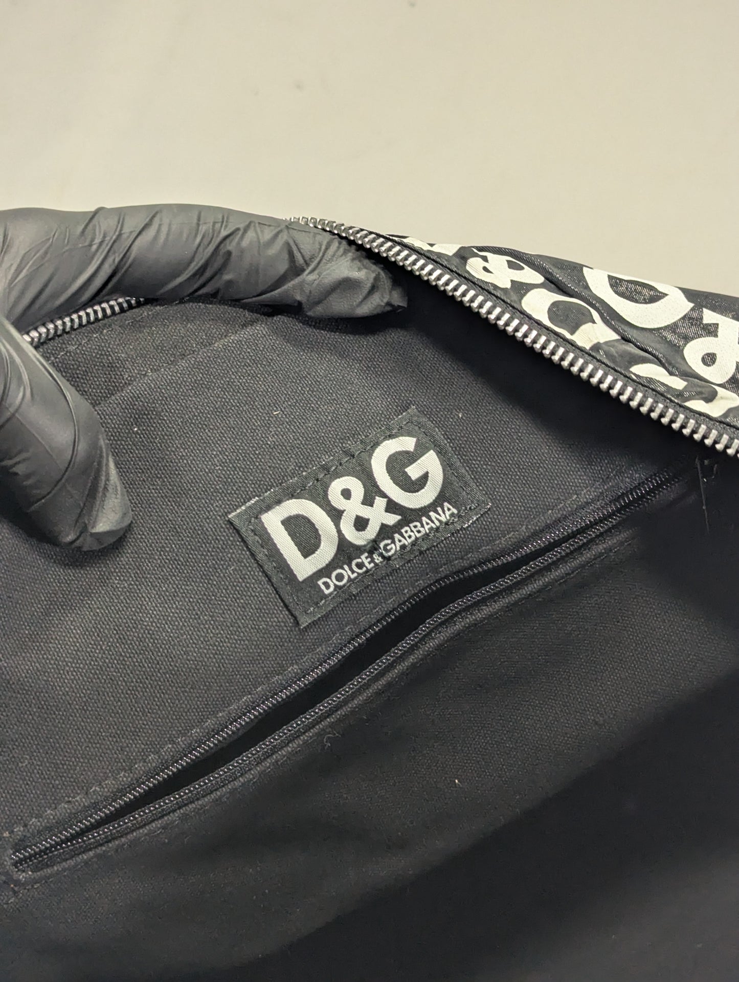 Dolce & Gabbana Title will update soon