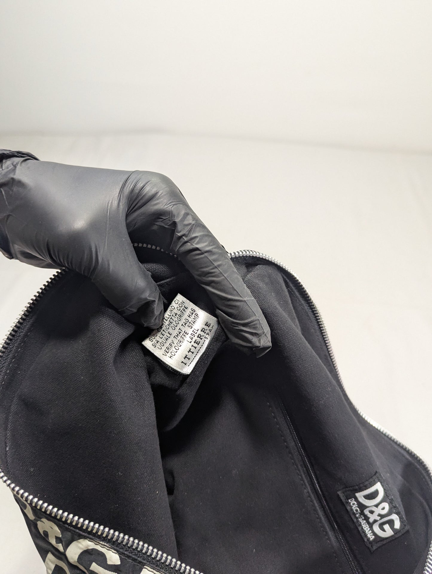 Dolce & Gabbana Title will update soon