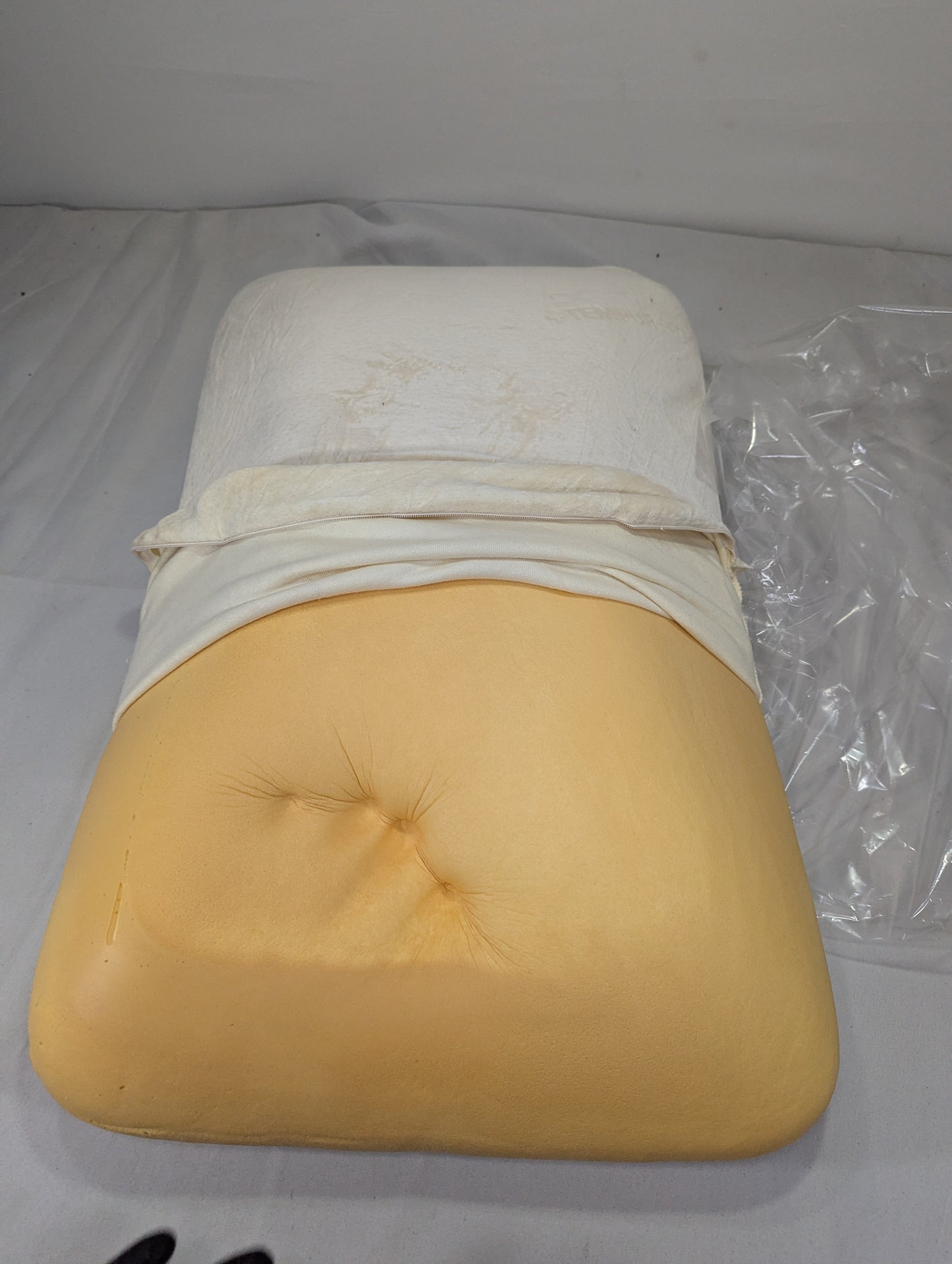 Imported Lot Memory foam Pillow P03