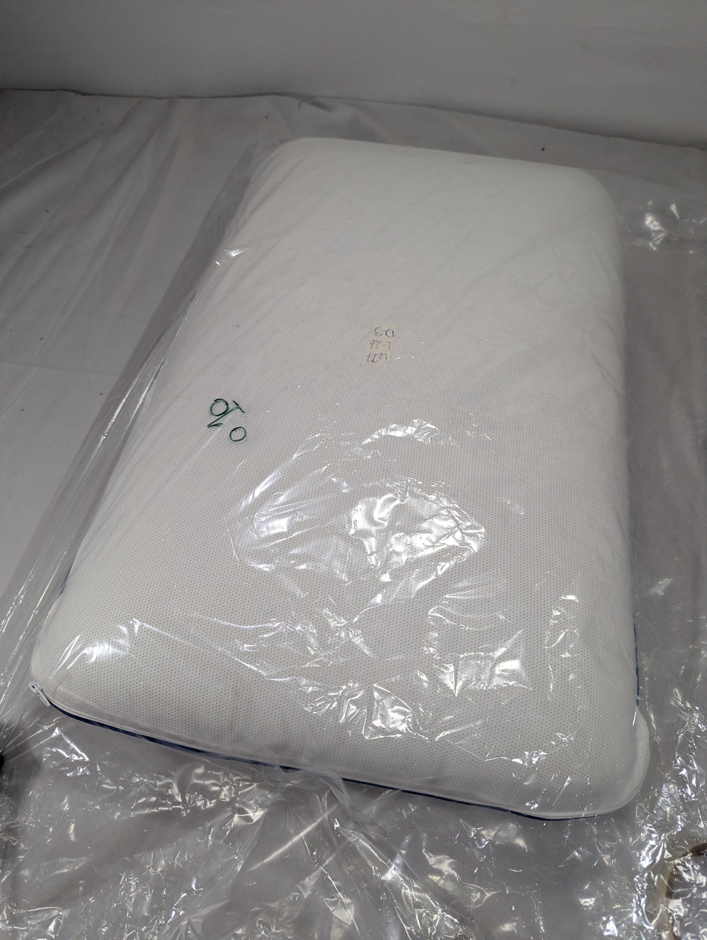 Imported Lot Memory foam Pillow P010