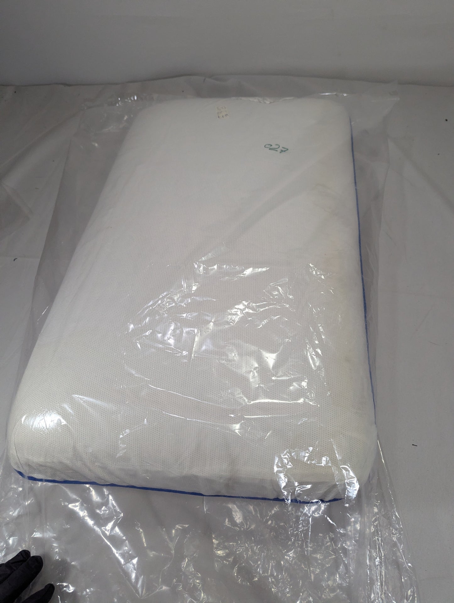 Imported Lot Memory foam Pillow P027