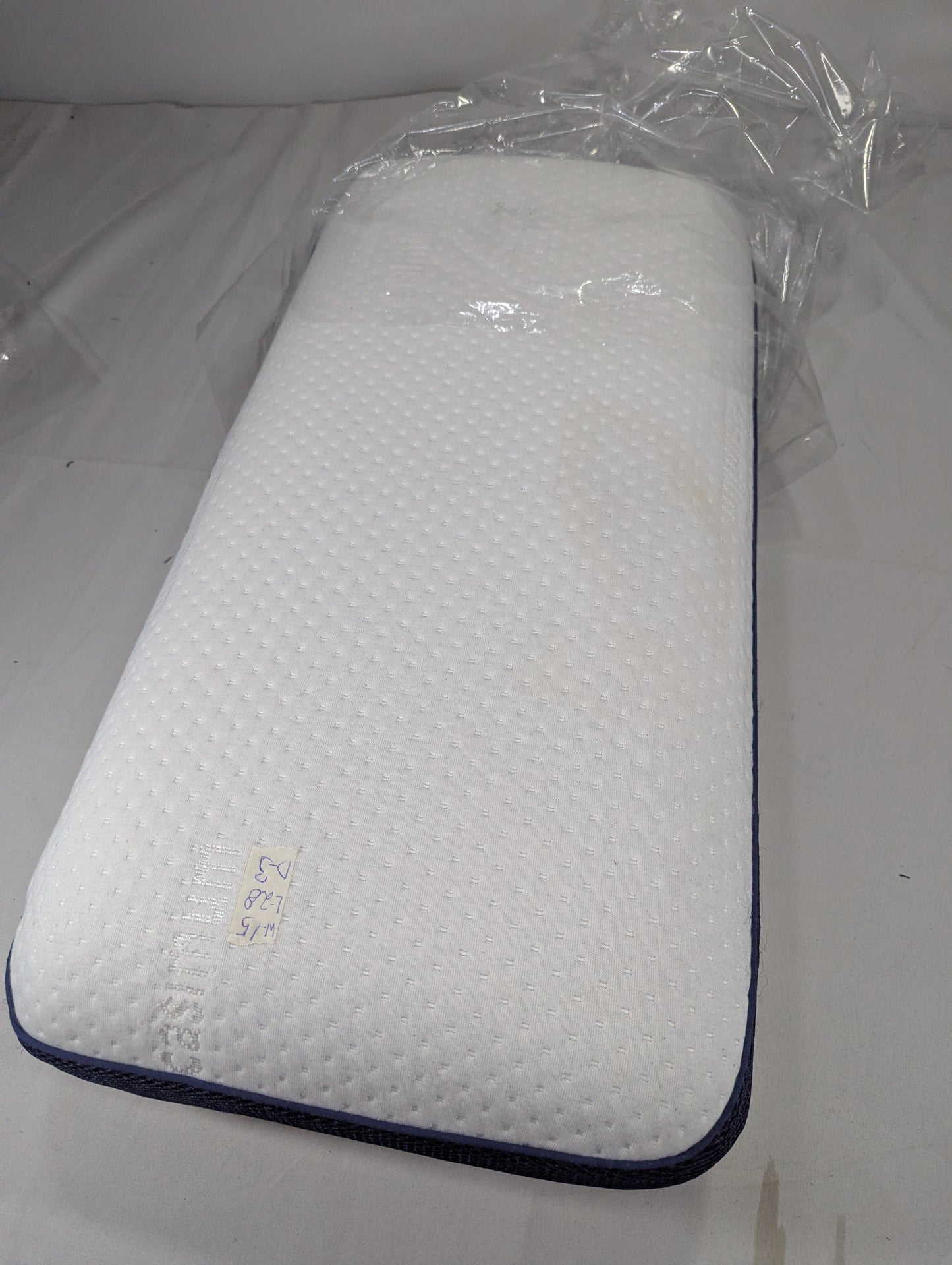 Imported Lot Memory foam Pillow P028