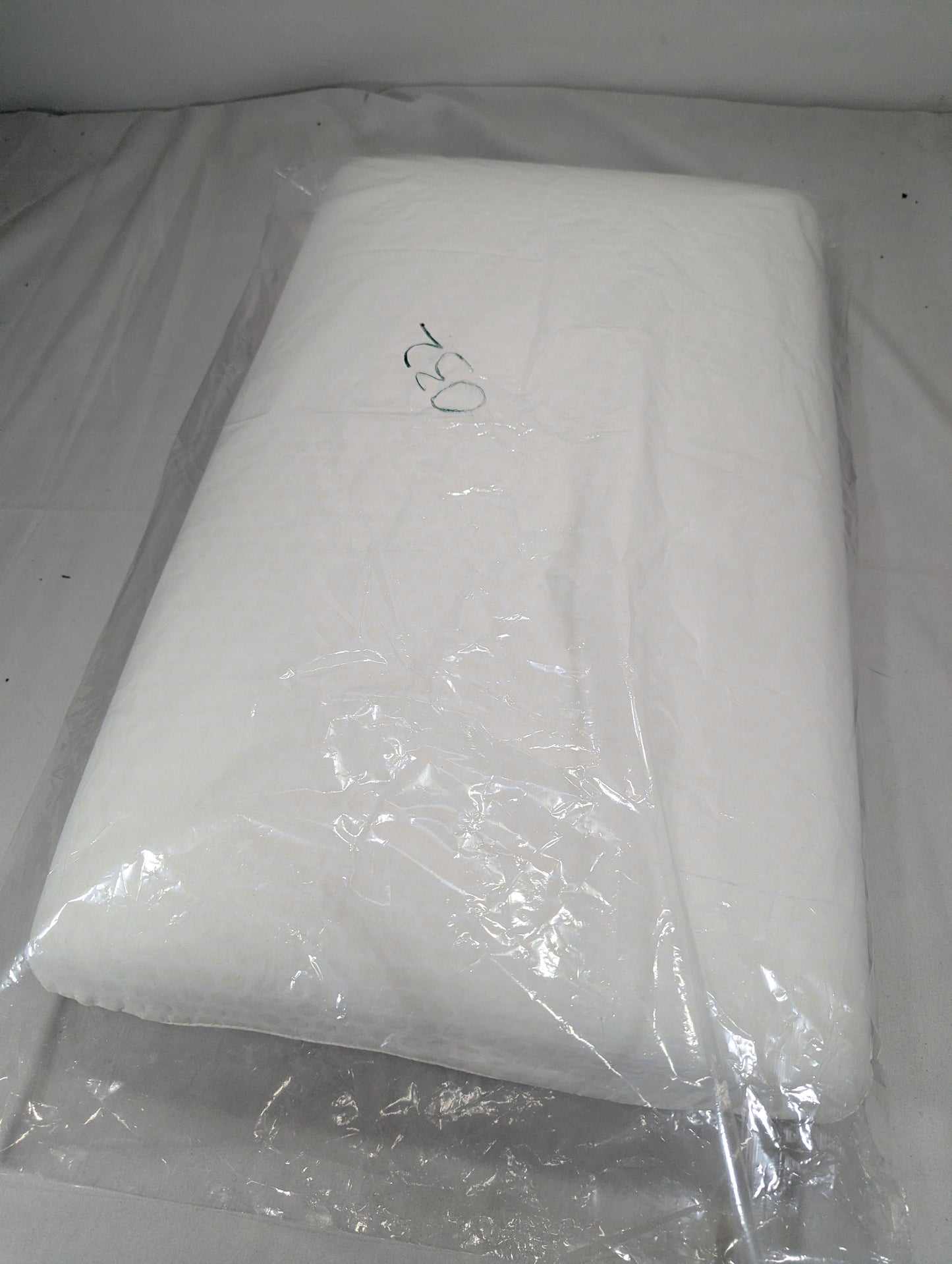 Imported Lot Memory foam Pillow P032