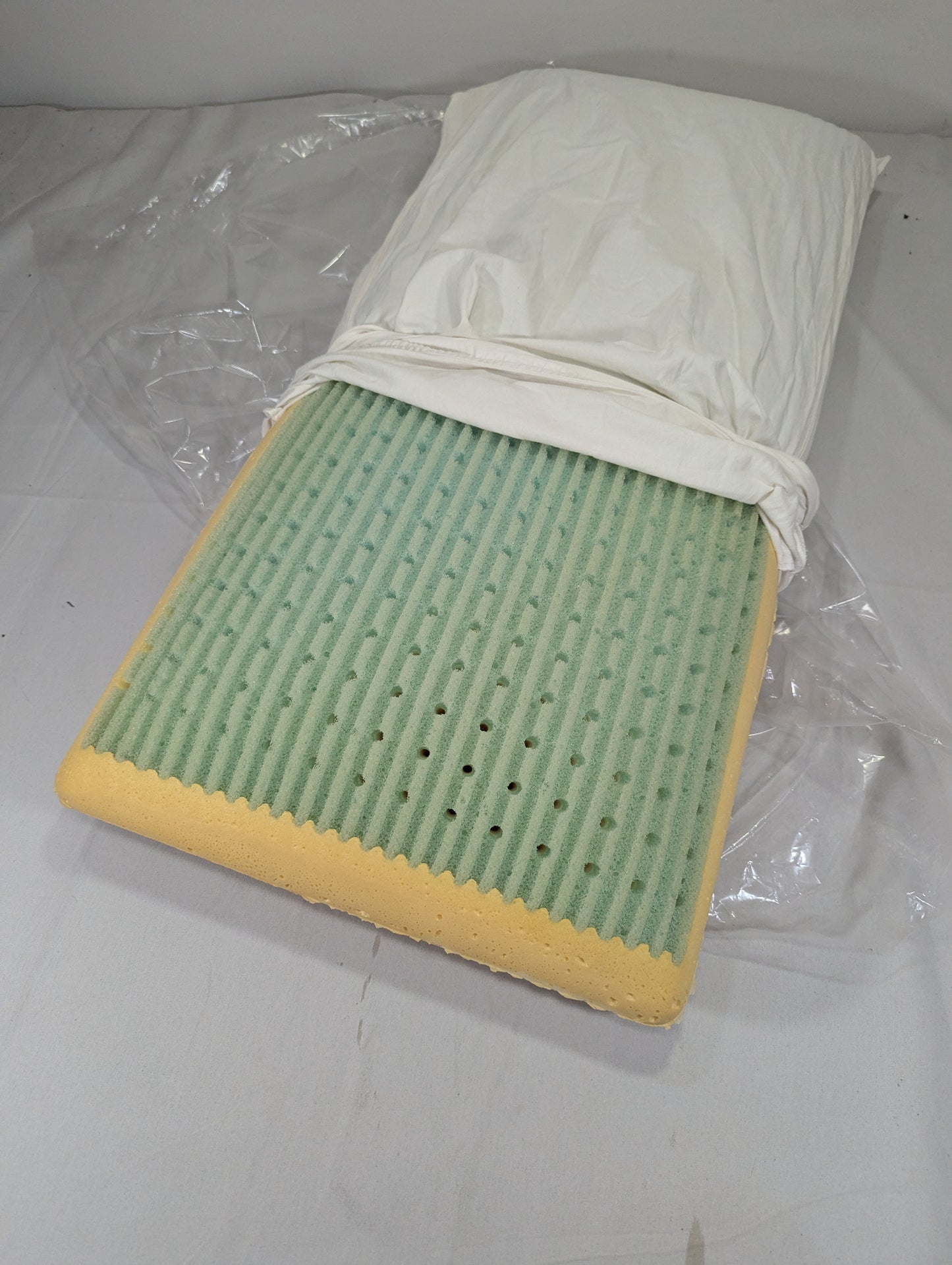 Imported Lot Memory foam Pillow P038