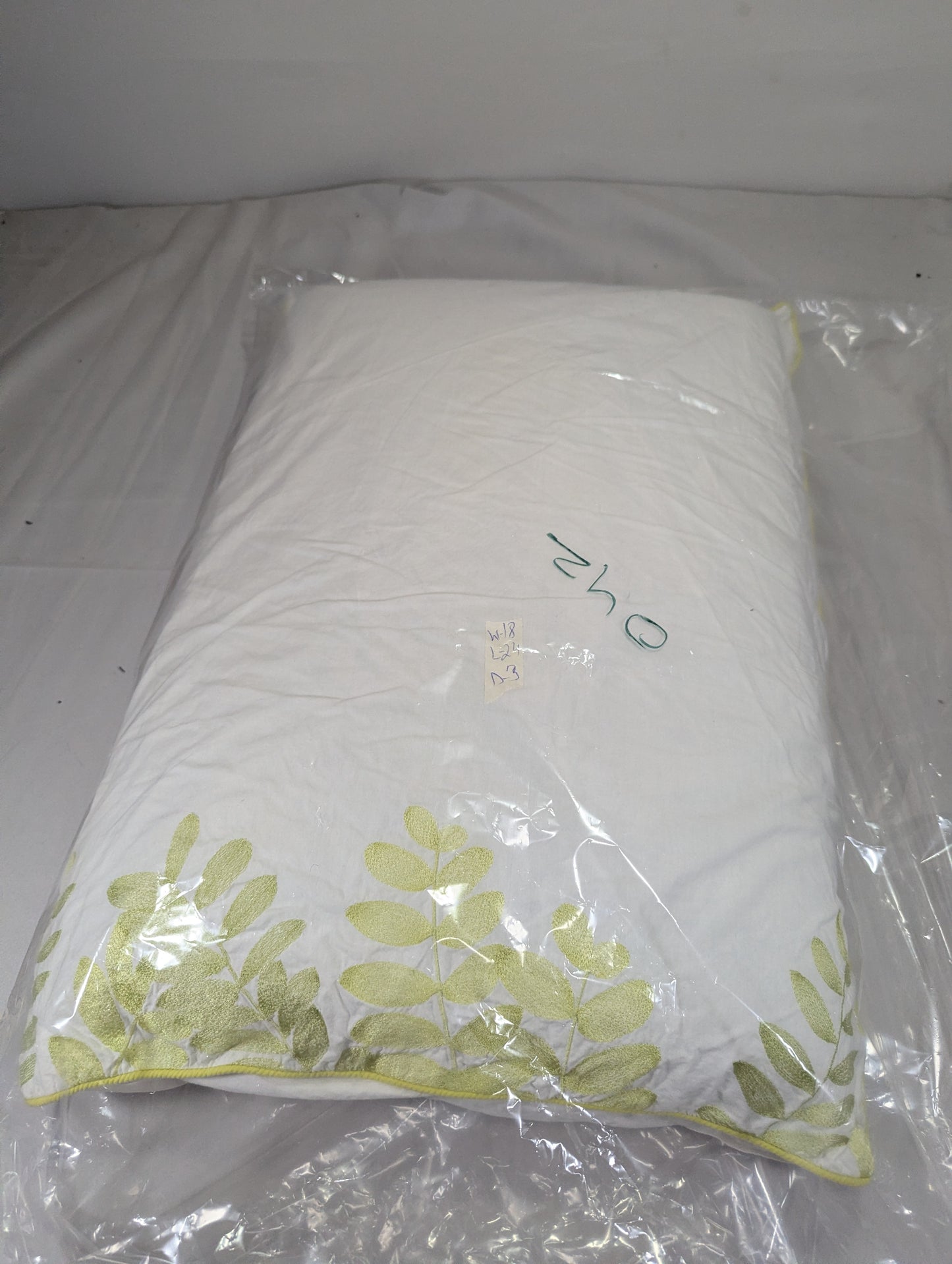 Imported Lot Memory foam Pillow P042