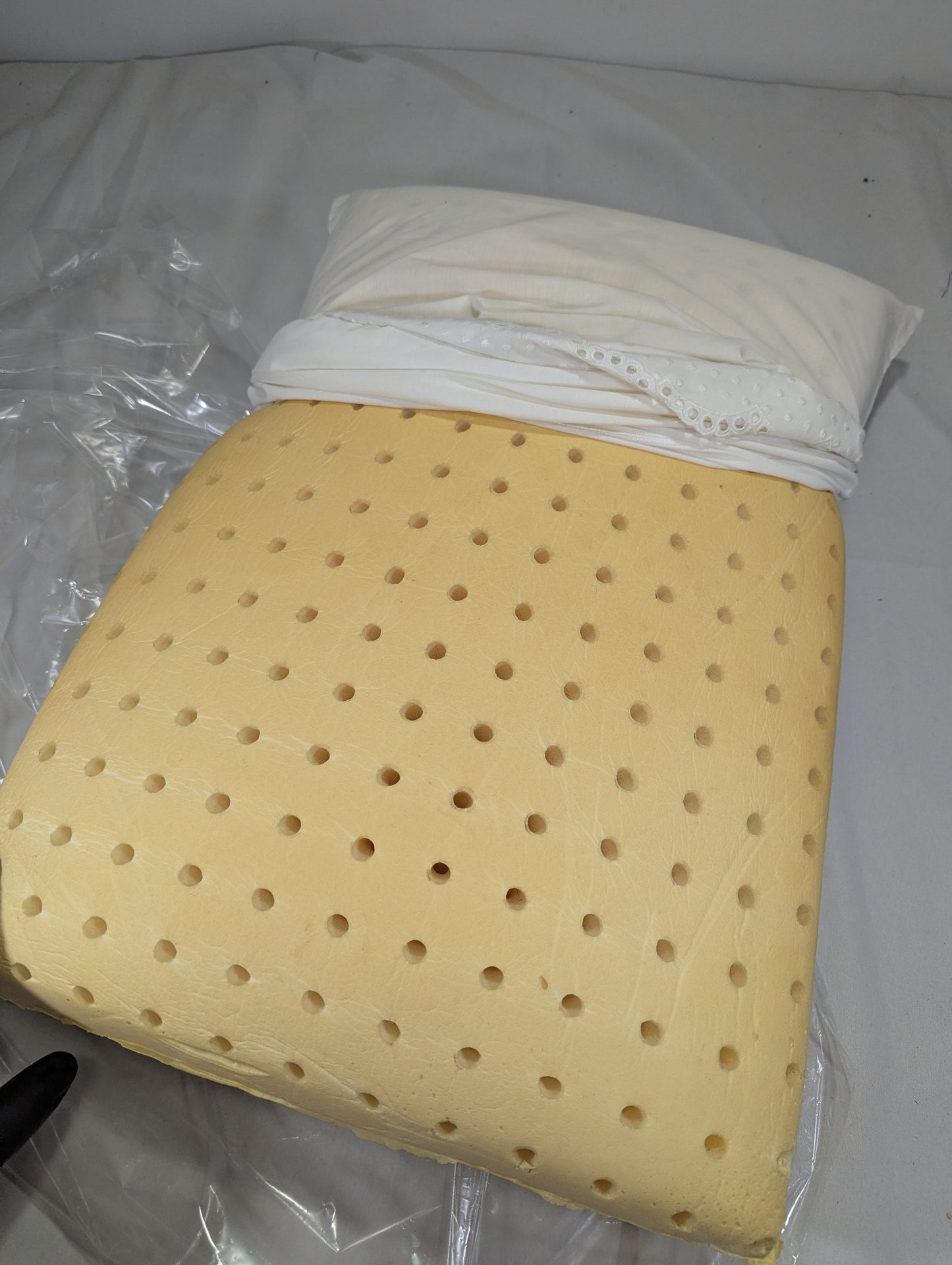 Imported Lot Memory foam Pillow P046