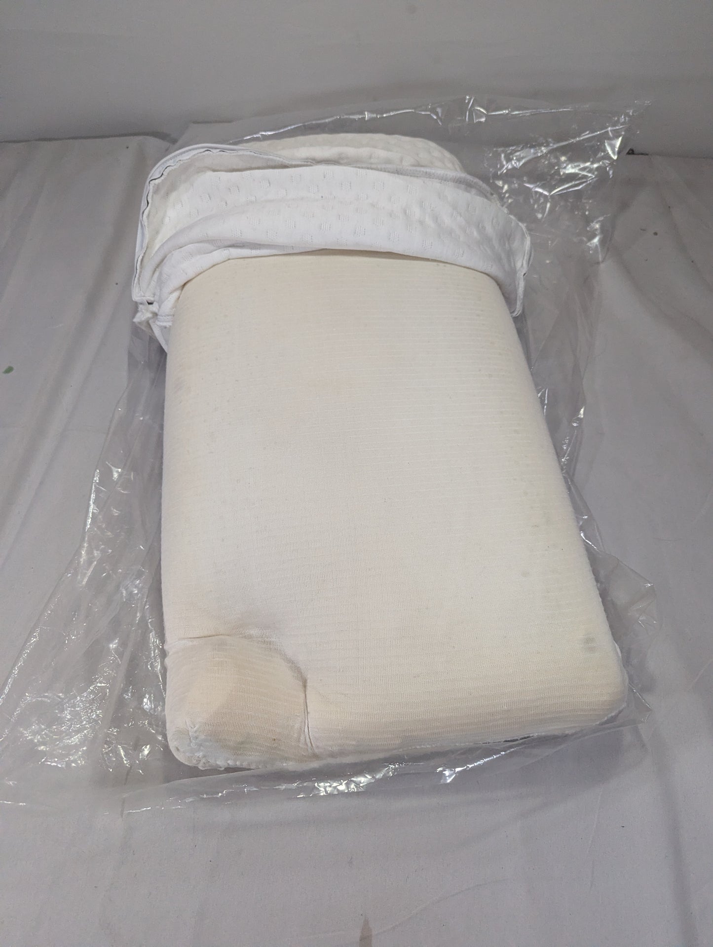 Imported Authentic Memory foam Pillow P080