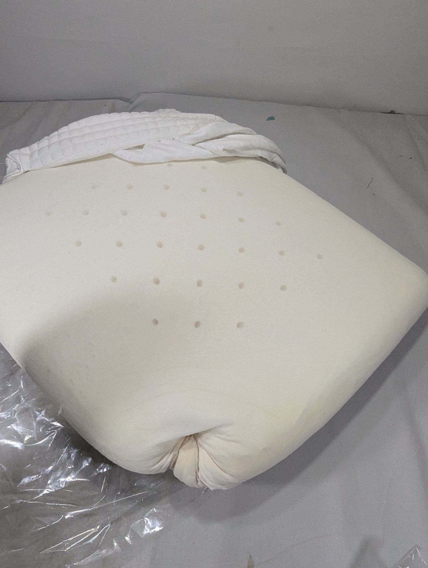 Imported Authentic Memory foam Pillow P084