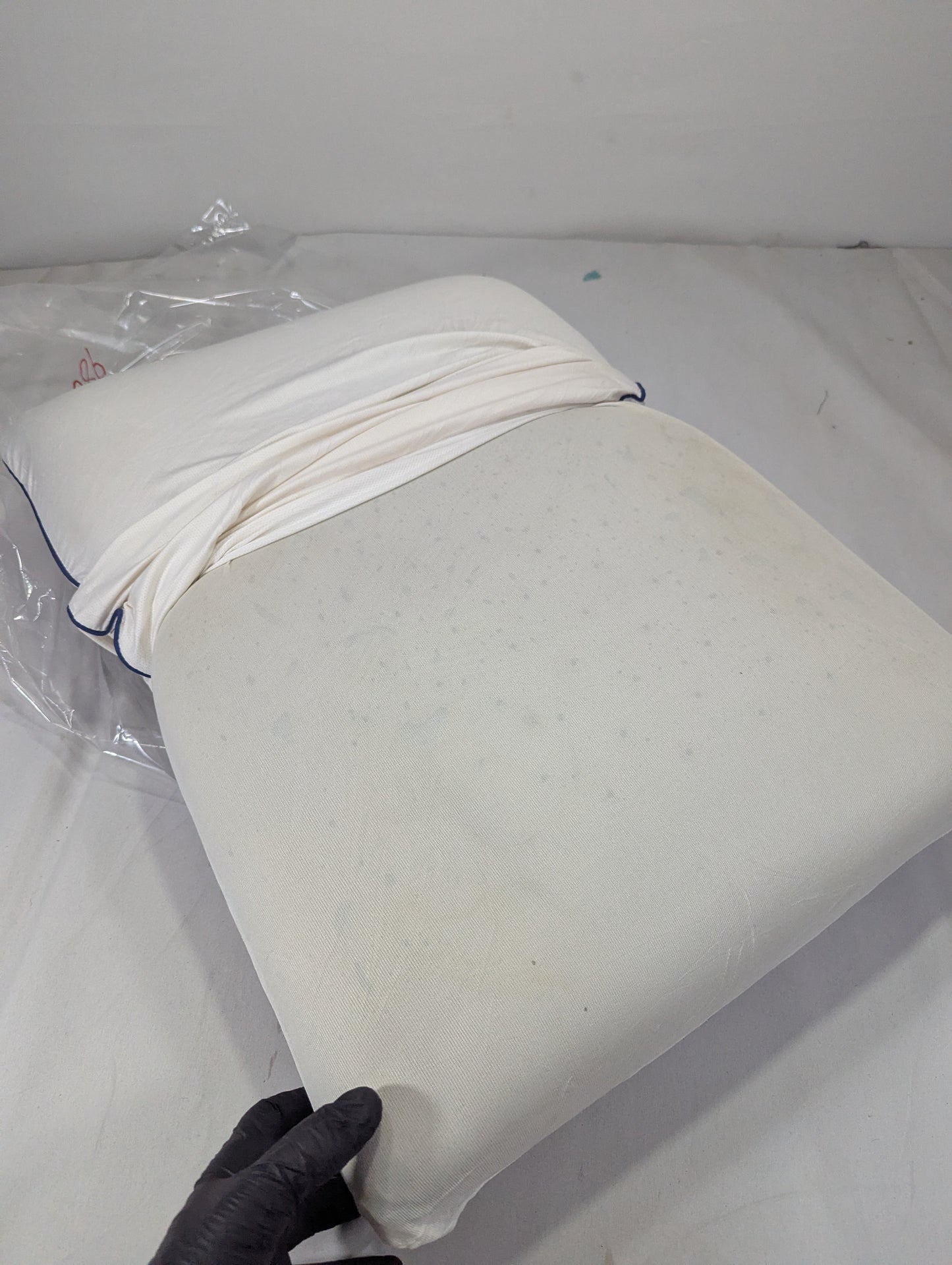 Imported Authentic Memory foam Pillow P086
