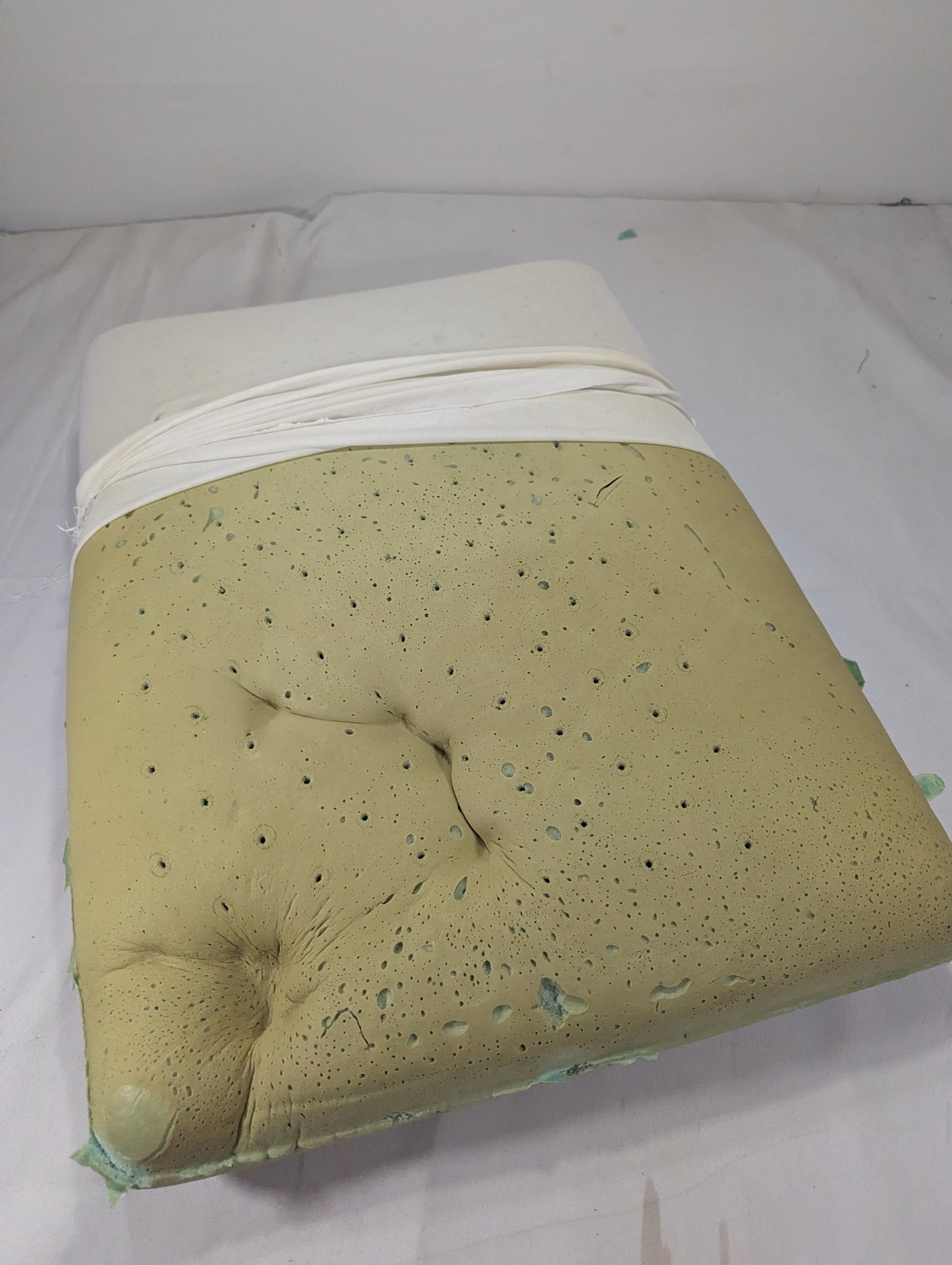 Imported Authentic Memory foam Pillow P086