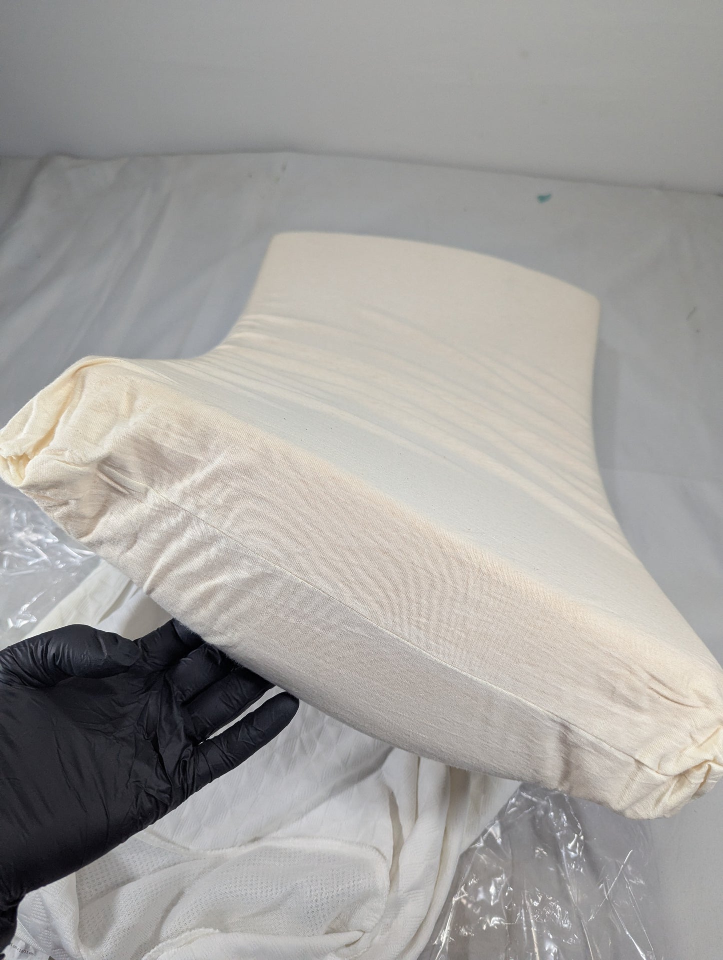 LATEX Imported Authentic Memory foam Pillow P091