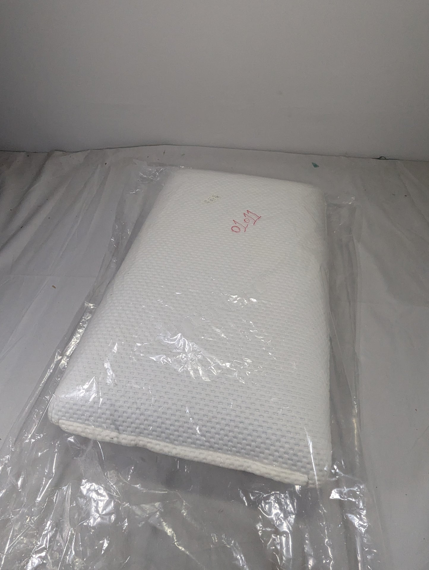 Imported Authentic Memory foam Pillow P0111