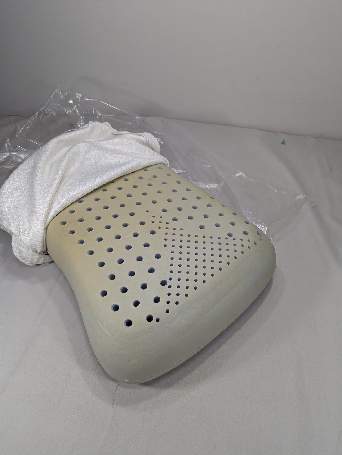 Imported Authentic Memory foam Pillow P0114