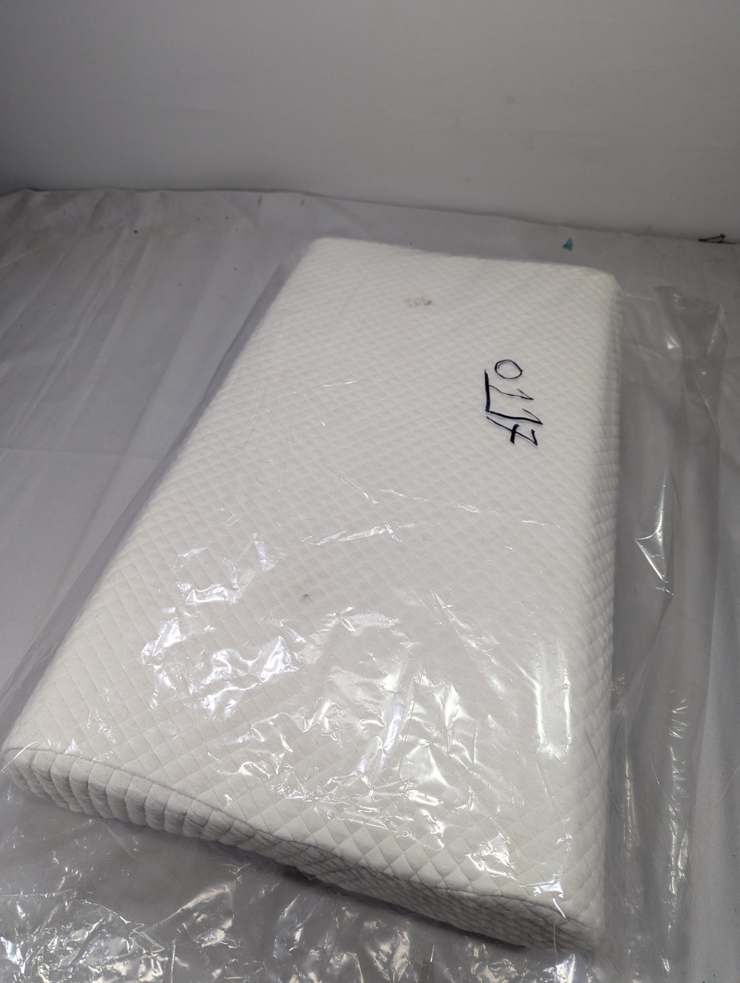 Imported Authentic Memory foam Pillow P0117