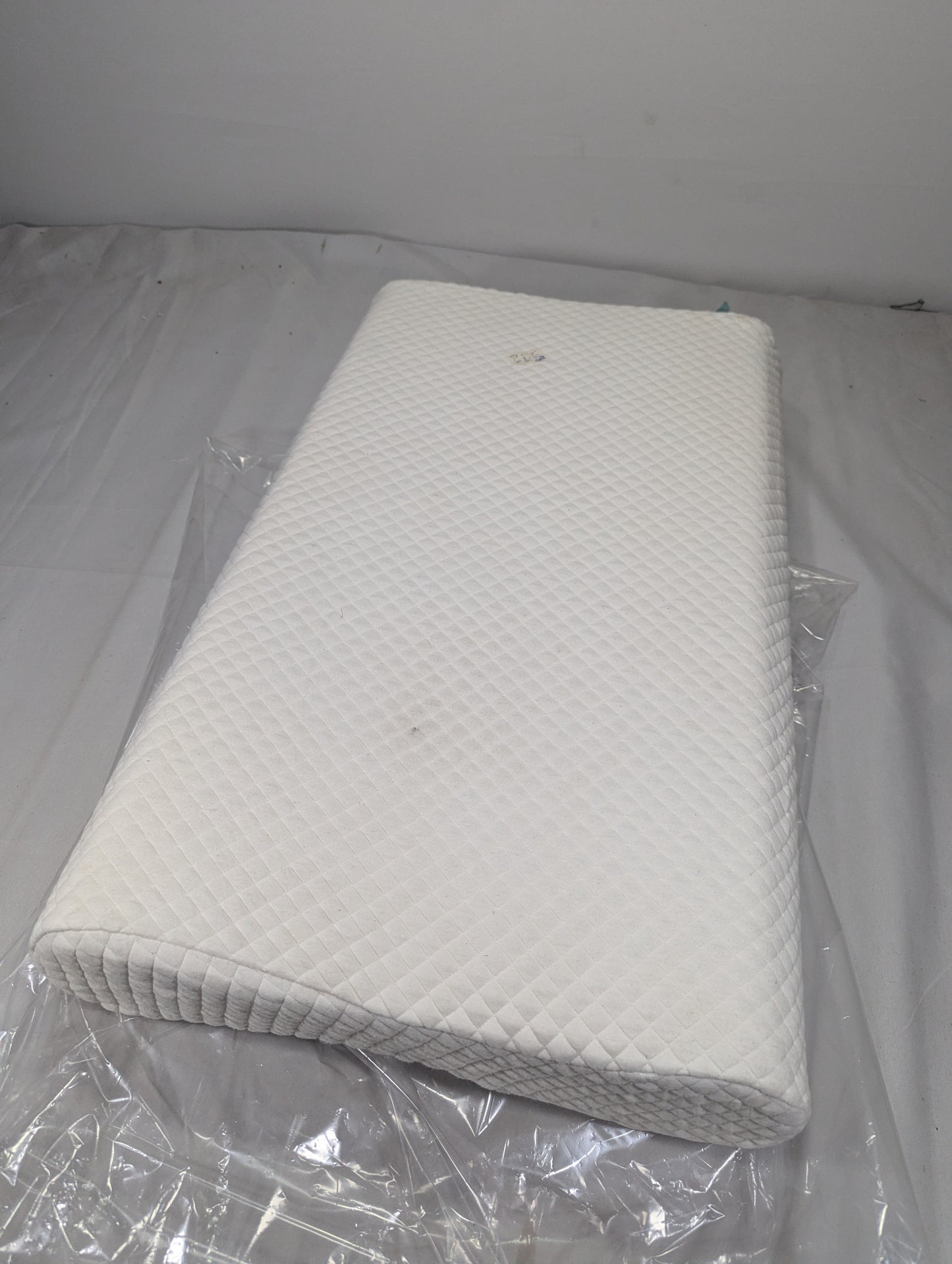 Imported Authentic Memory foam Pillow P0117