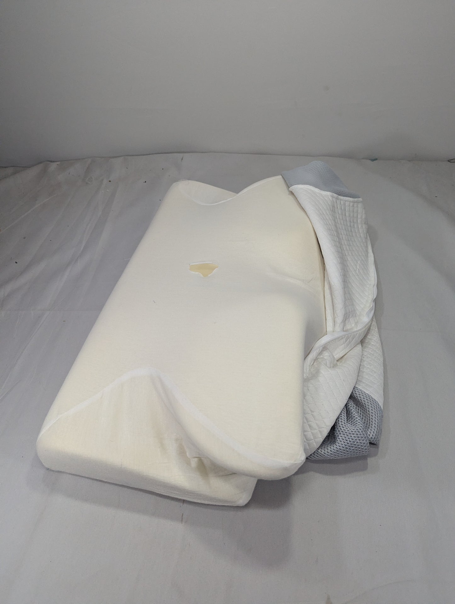 Imported Authentic Memory foam Pillow P0127