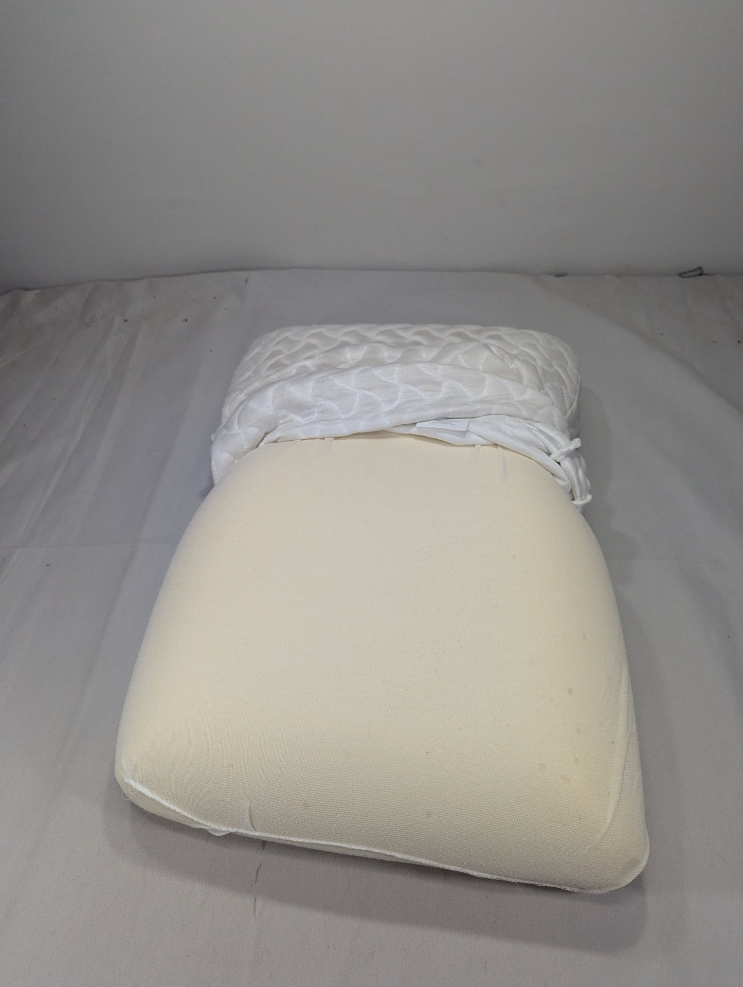 Imported Authentic Memory foam Pillow P0128
