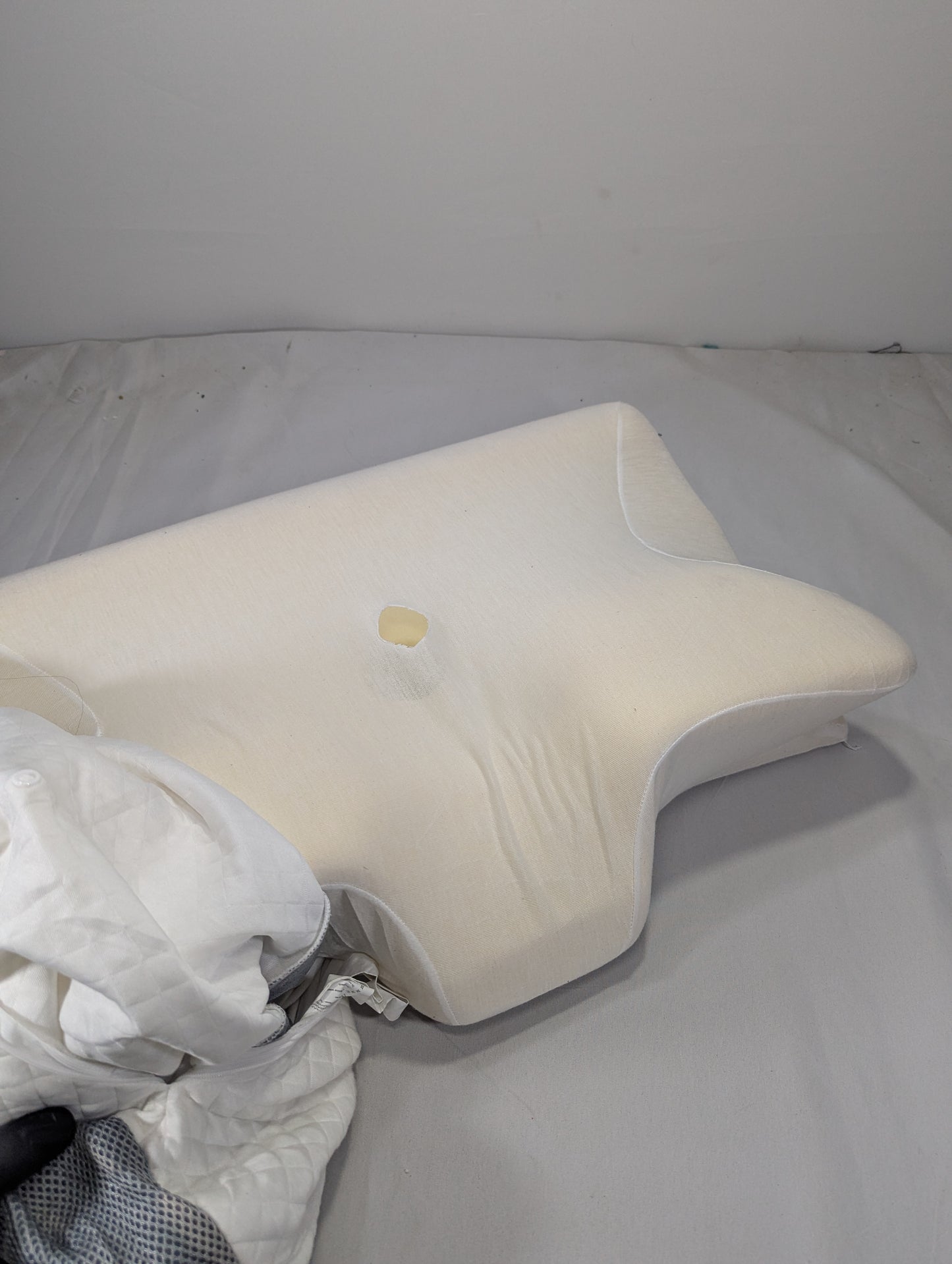 Imported Authentic Memory foam Pillow P0132