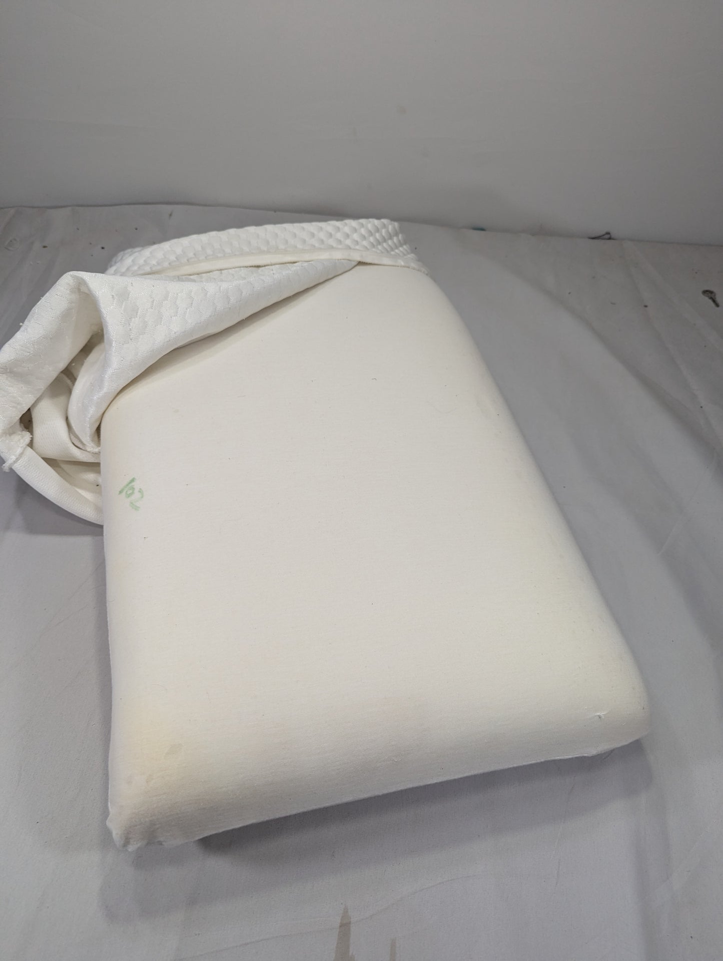 Imported Authentic Memory foam Pillow P0134