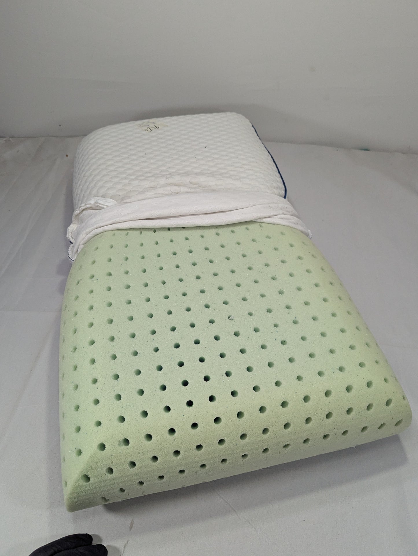 Imported Authentic Memory foam Pillow P0136