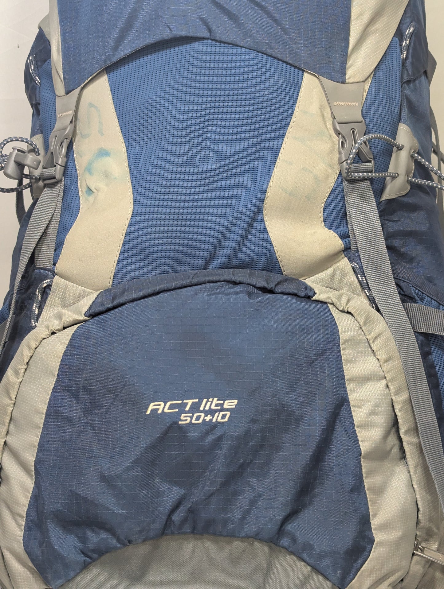 Deuter 60L German Hiking tourist Title will update soon