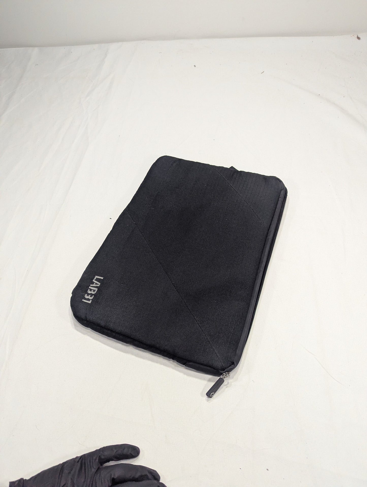 Laptop sleeve Title will update soon