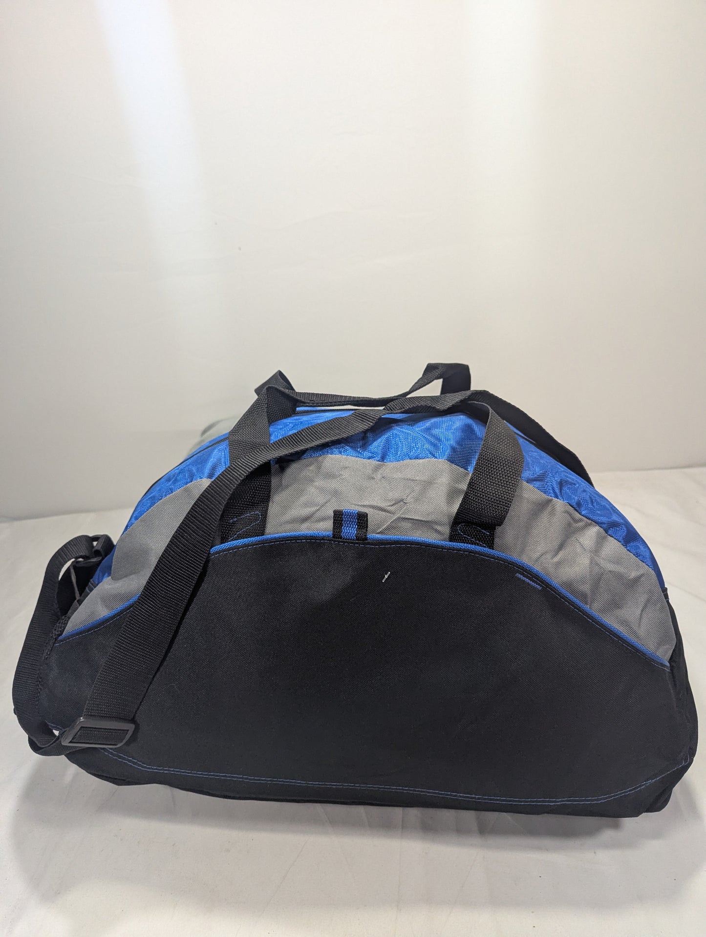 Travelling gym bag Title will update soon