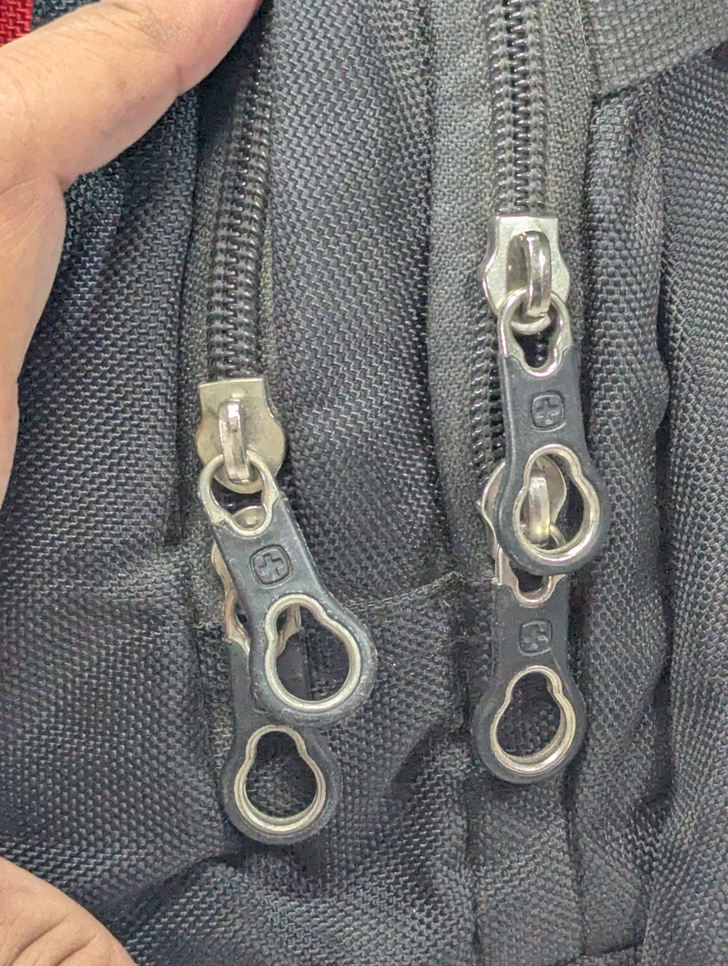 Swiss Gear Title will update soon