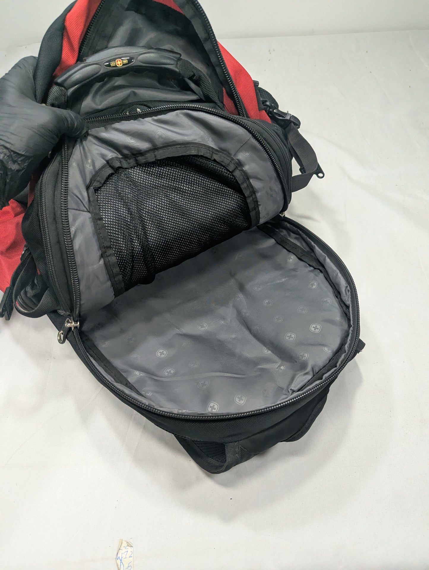 Swiss Gear Title will update soon