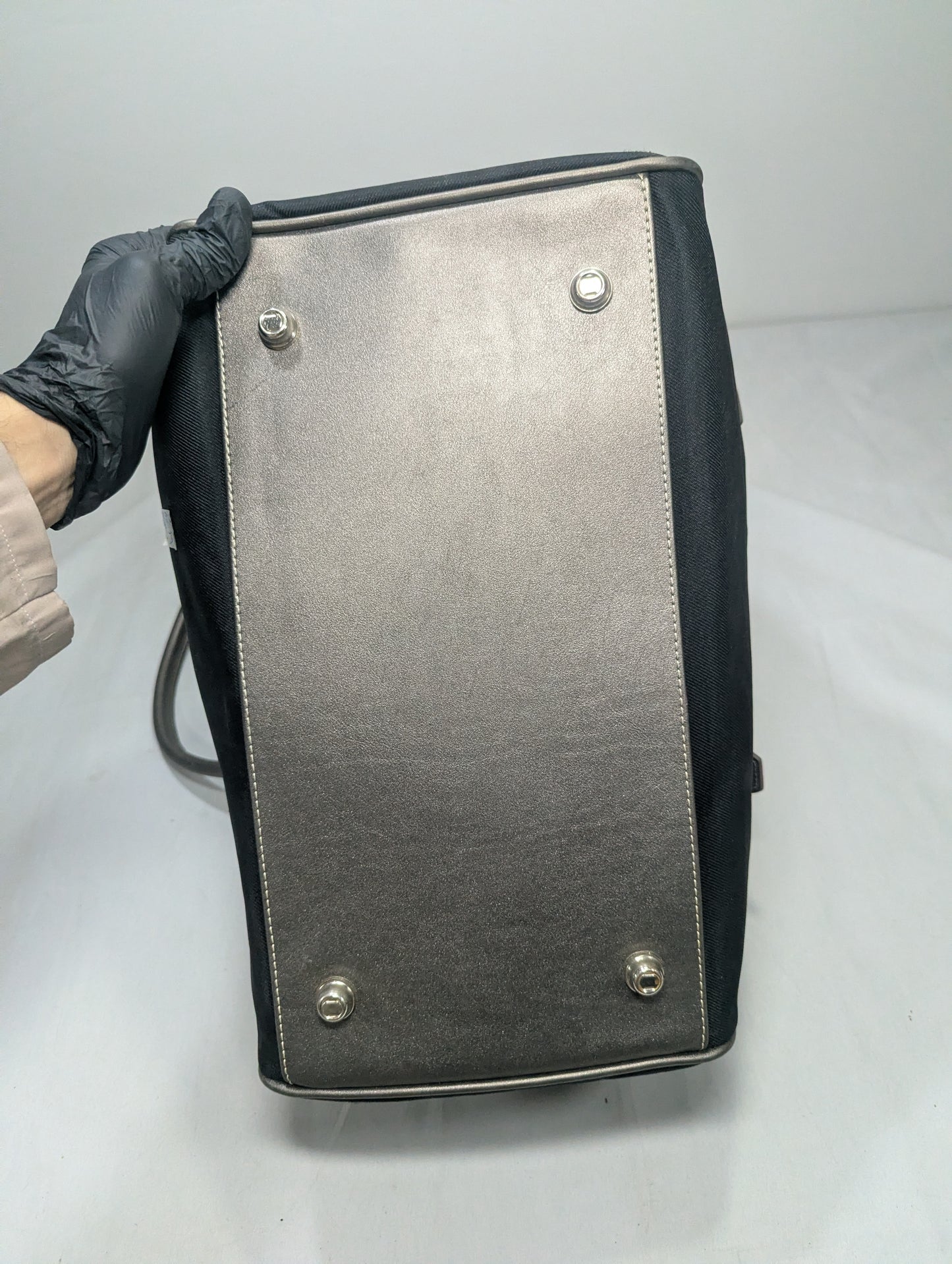 Swiss Gear Title will update soon